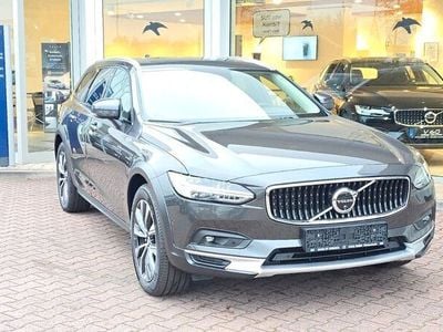 Second-hand Volvo V90 CC Plus 197 CP (144 kW) 2024 Gri Break