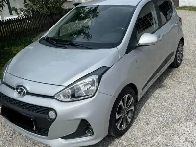 Gebraucht Hyundai i10 87 PS (63 kW) 2017 Silber Kleinwagen
