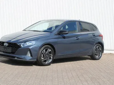 Gebraucht Hyundai i20 GO! 101 PS (74 kW) 2023 Silber Kleinwagen