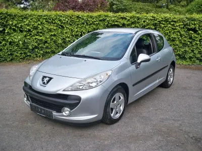 Gebraucht Peugeot 207 Sport 73 PS (53 kW) 2009 Silber Coupé