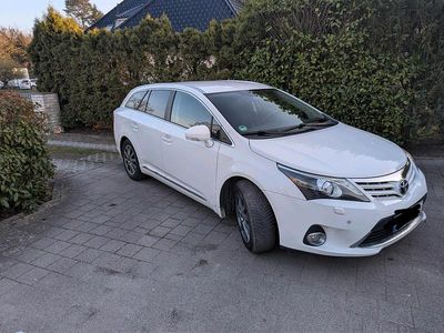 Gebraucht Toyota Avensis T2 147 PS (108 kW) 2012 Weiß Kombi