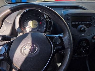 Gebraucht Toyota Aygo 72 PS (52 kW) 2020 Rot Kleinwagen