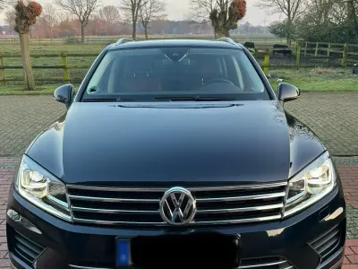 Gebraucht VW Touareg 262 PS (192 kW) 2015 Blau SUV