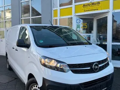 Gebraucht Opel Vivaro-e Combi 122 PS (89 kW) 2019 Weiß Van / Kleinbus