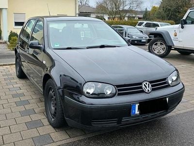 Schwarz Gebraucht 2000 VW Golf IV Kleinwagen | 2.599 € (Etwas zu teuer)
