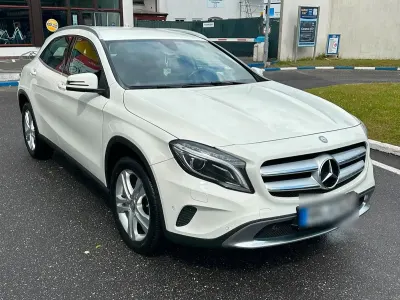 Gebraucht Mercedes GLA180 122 PS (89 kW) 2016 Weiß SUV