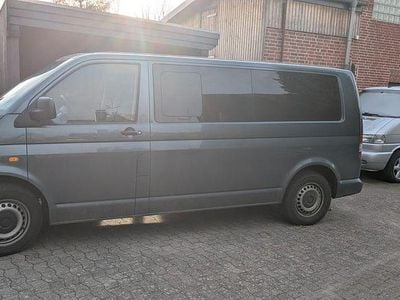 Usata VW Caravelle 105 CV (77 kW) 2005 Grigio Furgone