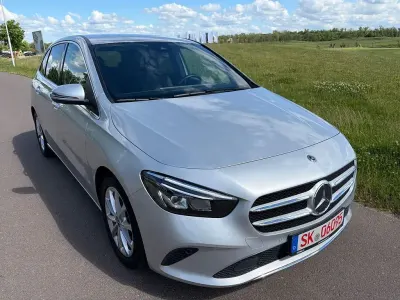 Gebraucht Mercedes B180 Progressive 136 PS (100 kW) 2019 Silber Van / Kleinbus