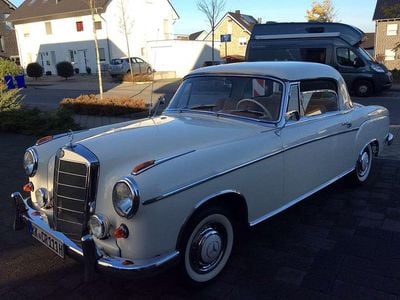 Gebraucht Mercedes 220 106 PS (77 kW) 1959 Weiß Coupé