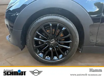 Gebraucht Mini Cooper Clubman 136 PS (100 kW) 2020 (schwarz)  midnight black Kombi