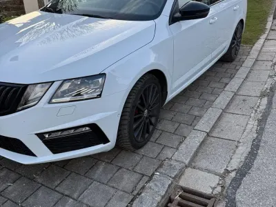 Gebraucht Skoda Octavia RS 230 PS (169 kW) 2018 Weiß Kombi