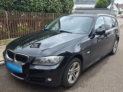 Gebraucht BMW 318 143 PS (105 kW) 2011 Schwarz Kombi