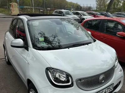 Używany Smart ForFour 70 KM (51 kW) 2015 Biały Hatchback