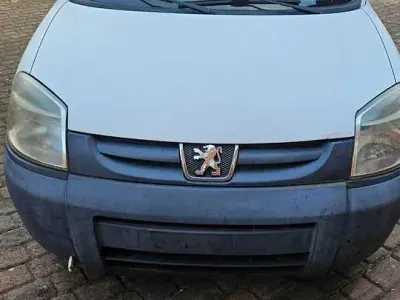 Gebraucht Peugeot Partner Comfort 90 PS (66 kW) 2005 Weiß Van / Kleinbus
