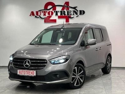 Grau Gebraucht 2022 Mercedes T180 Edition Van / Kleinbus | 24.950 € (Guter Preis)