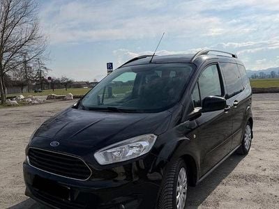 Gebraucht Ford Tourneo Courier Titanium 101 PS (74 kW) 2017 Schwarz Van / Kleinbus