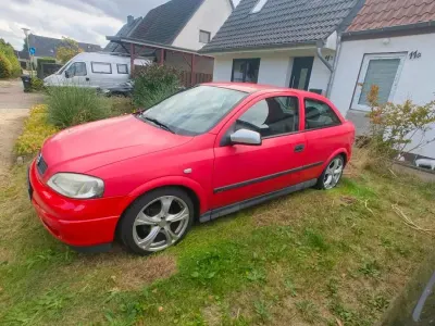 Gebraucht Opel Astra 85 PS (62 kW) 2002 Rot Kleinwagen