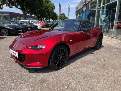 Gebraucht Mazda MX5 Signature 184 PS (135 kW) 2018 Magmarotmetallic (metallic) Cabrio