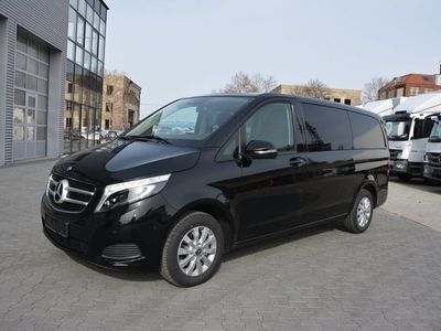 Gebraucht Mercedes V220 163 PS (119 kW) 2019 Schwarz metallic Van / Kleinbus