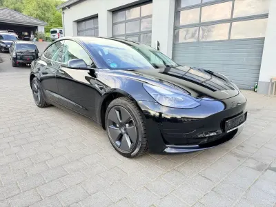 Käytetty Tesla Model 3 Standard Range 208 kW (283 HP) 2022 Musta Sedan