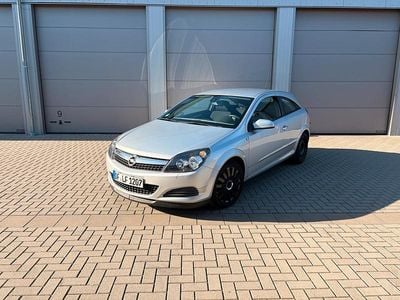 Gebraucht Opel Astra GTC 90 PS (66 kW) 2008 Silber Coupé