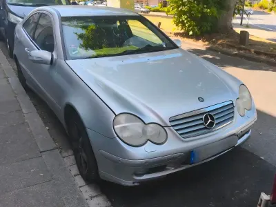 Gebraucht Mercedes C230 197 PS (144 kW) 2001 Silber Coupé