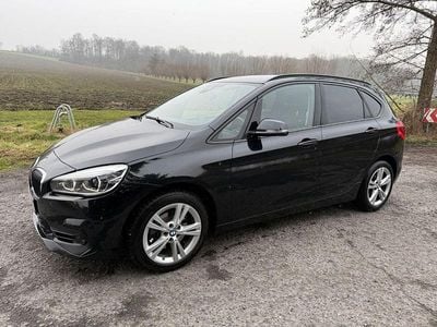 Schwarz Gebraucht 2018 BMW 220 Active Tourer Sport Line Van / Kleinbus | 17.900 € (Guter Preis)