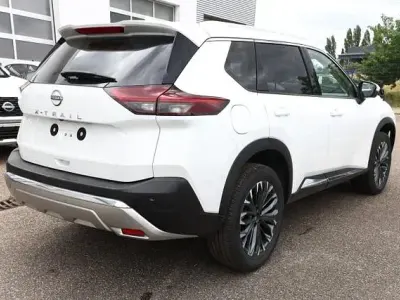 Neu Nissan X-Trail 360º 163 PS (119 kW) 2026 Pearl white pearl white SUV