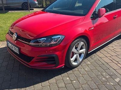 Gebraucht VW Golf VII GTI 245 PS (180 kW) 2019 Rot Limousine