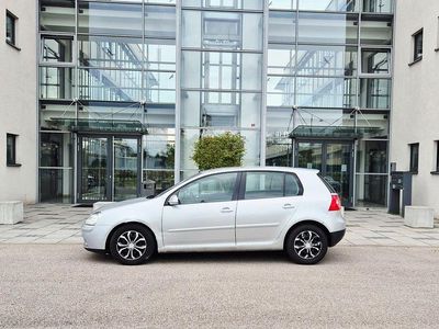 Usata VW Golf IV Trendline 90 CV (66 kW) 2005 Argento Berlina