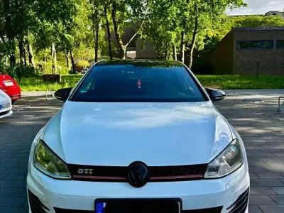 Second-hand VW Golf VII GTI 220 CP (161 kW) 2015 Alb Berlinǎ