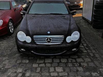 Second-hand Mercedes C230 180 CP (132 kW) 2006 Albastru Coupe