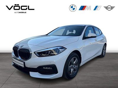 Gebraucht BMW 118 Advantage 150 PS (110 kW) 2022 Alpinweiß uni Kleinwagen