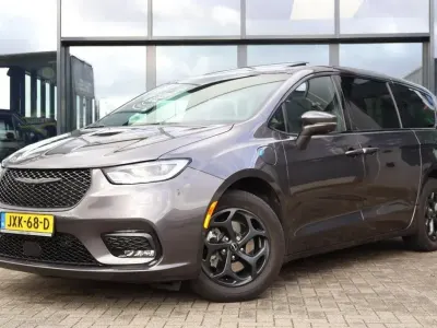 Gebraucht Chrysler Pacifica Limited 264 PS (194 kW) 2023 Grau Van