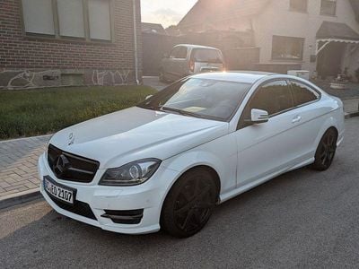Gebraucht Mercedes C250 204 PS (150 kW) 2014 Weiß Coupé