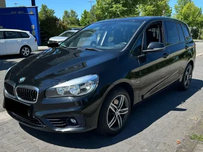 Gebraucht BMW 220 Gran Tourer Sport Line 190 PS (139 kW) 2015 Schwarz Van / Kleinbus
