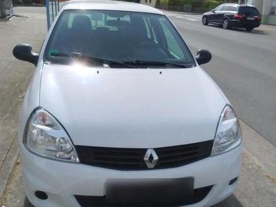 Second-hand Renault Clio II 75 CP (55 kW) 2011 Alb Hatchback