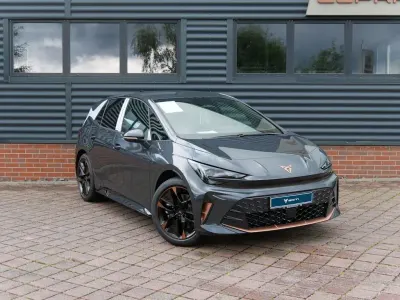 Neu Cupra Born 150 kW (204 PS) 2026 Grau Kleinwagen
