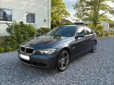 Gebraucht BMW 318 143 PS (105 kW) 2008 Grau Limousine