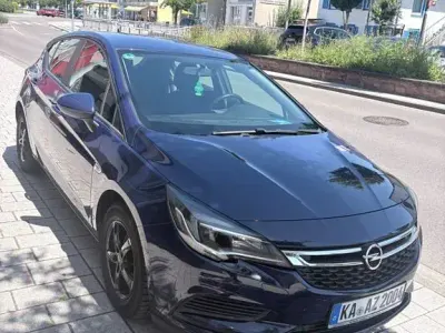 Gebraucht Opel Astra Business 95 PS (69 kW) 2017 Blau Limousine
