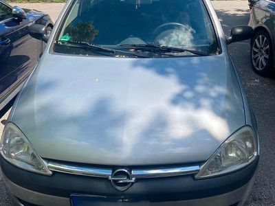 Grau Gebraucht 2003 Opel Corsa Kleinwagen | 1.500 € (Fairer Preis)