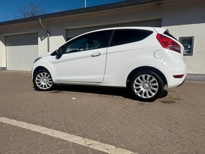 Gebraucht Ford Fiesta Trend 82 PS (60 kW) 2009 Weiß Kleinwagen