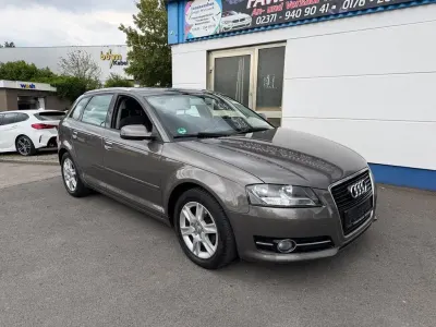 Gebraucht Audi A3 Attraction 105 PS (77 kW) 2013 Grau Limousine
