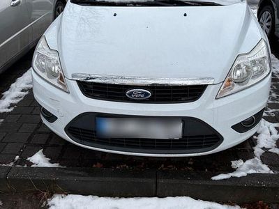 Gebraucht Ford Focus Titanium 105 PS (77 kW) 2011 Silber Kombi