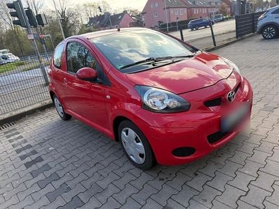 Gebraucht Toyota Aygo 68 PS (50 kW) 2009 Rot Kleinwagen