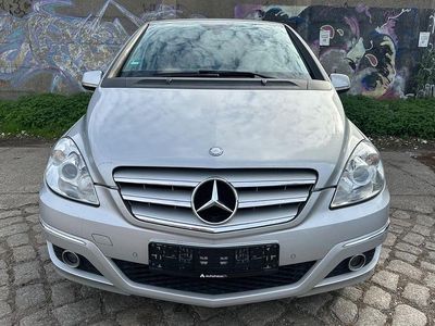 Mercedes B200
