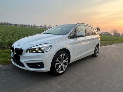 Gebraucht BMW 220 Gran Tourer Sport Line 190 PS (139 kW) 2016 Weiß Van / Kleinbus