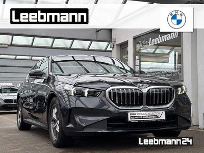 Gebraucht BMW 520 Sport Line 197 PS (144 kW) 2024 Grau Limousine