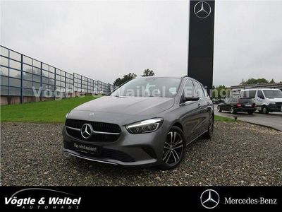 Grau Gebraucht 2023 Mercedes B180 Advanced Van / Kleinbus | 29.970 € (Fairer Preis)