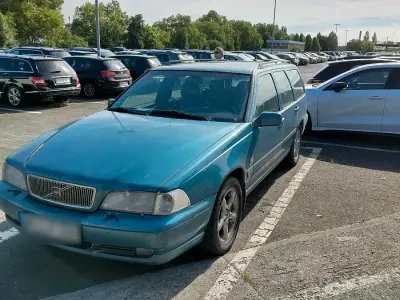 Usata Volvo V70 140 CV (102 kW) 1998 Verde Station wagon